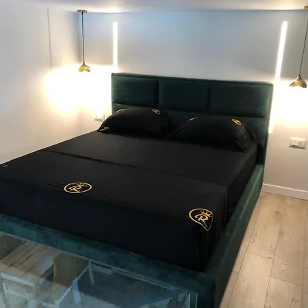 Rent 5 Rolandi Apartmán *