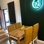 Rent 5 Rolandi 波格拉德茨